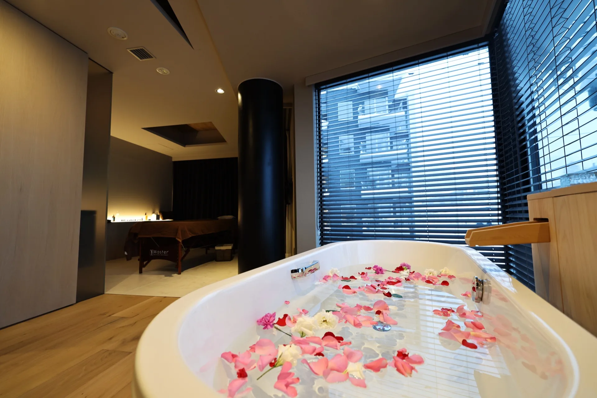 Flower bath spa
